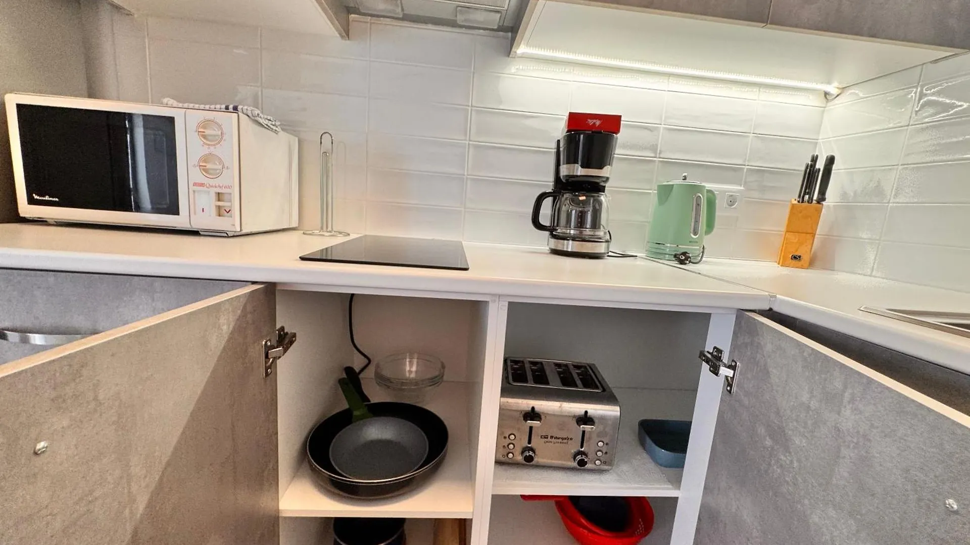 Yumbo Rainbow Homes A ماسبالوماس 0*,  إسبانيا